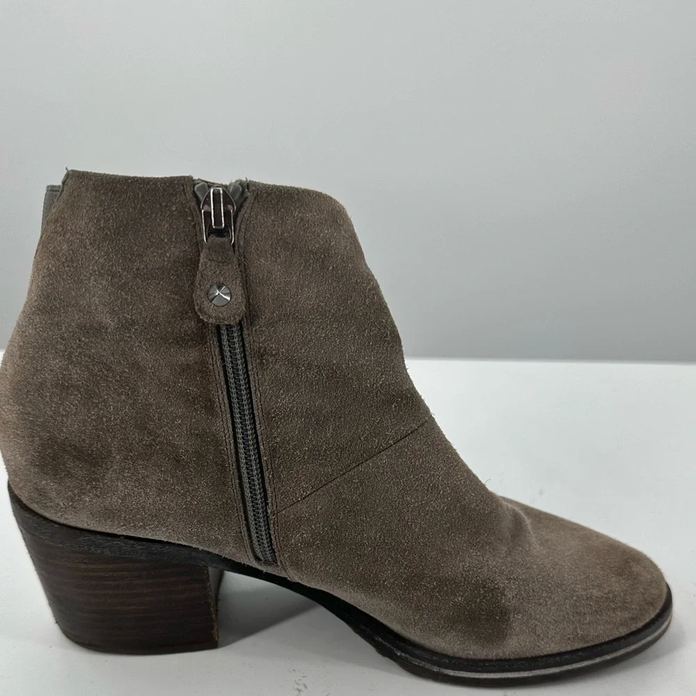 Gentle Souls Slouchy Booties Brown Suede Zipper Chunky Heel Womens 9